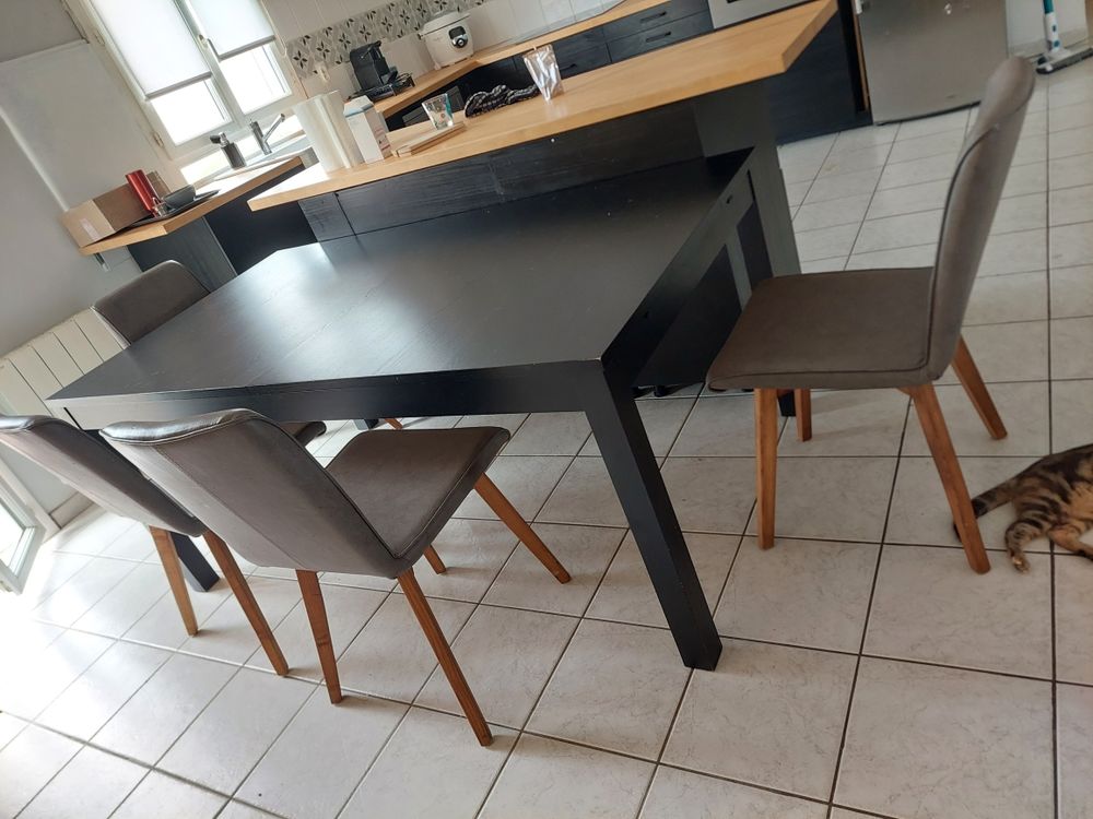 table de salle � manger 120 Targon (33)