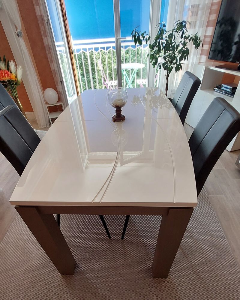 Table salle � manger 230 �zanville (95)