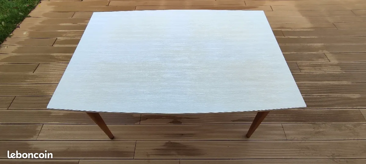 TABLE SALLE A MANGER EN FORMICA 35 Gorze (57)