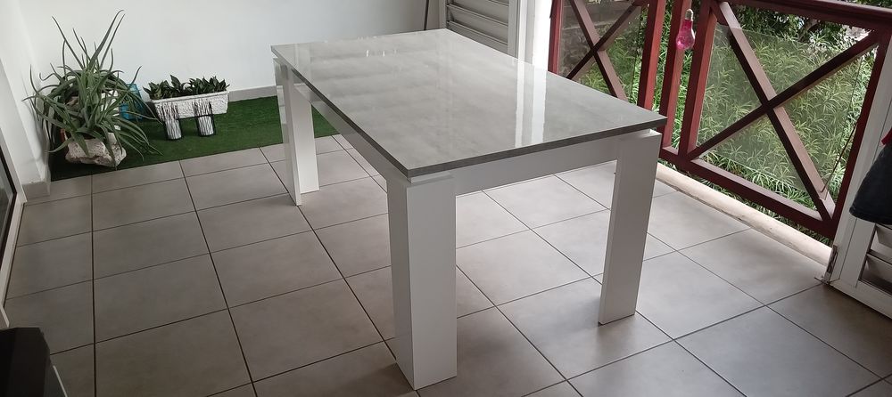 Table de salle � manger 180 Saint-Gilles Les Bains (97)