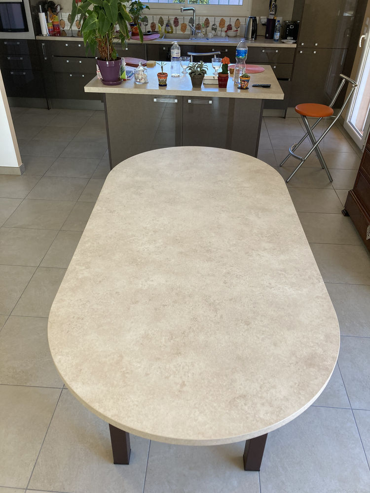 Table de salle � manger 200 Latour-Bas-Elne (66)