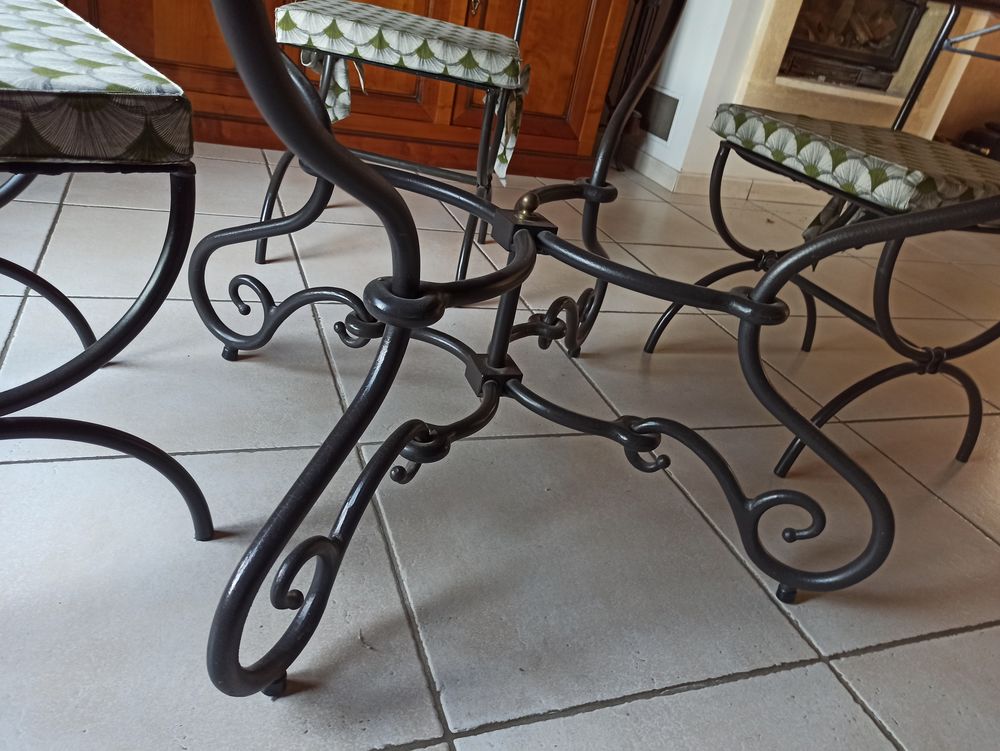 Table de salle � manger et 4 chaised 1100 Ch�teaugiron (35)