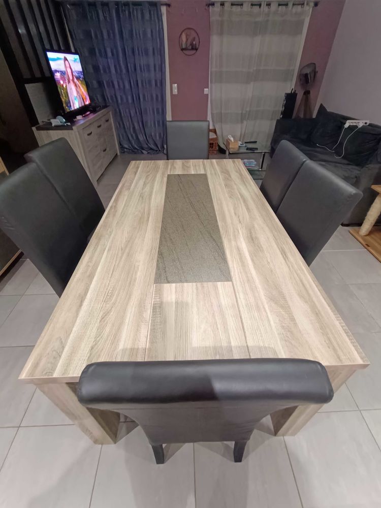 Table de salle a manger 250 Vendin-le-Vieil (62)