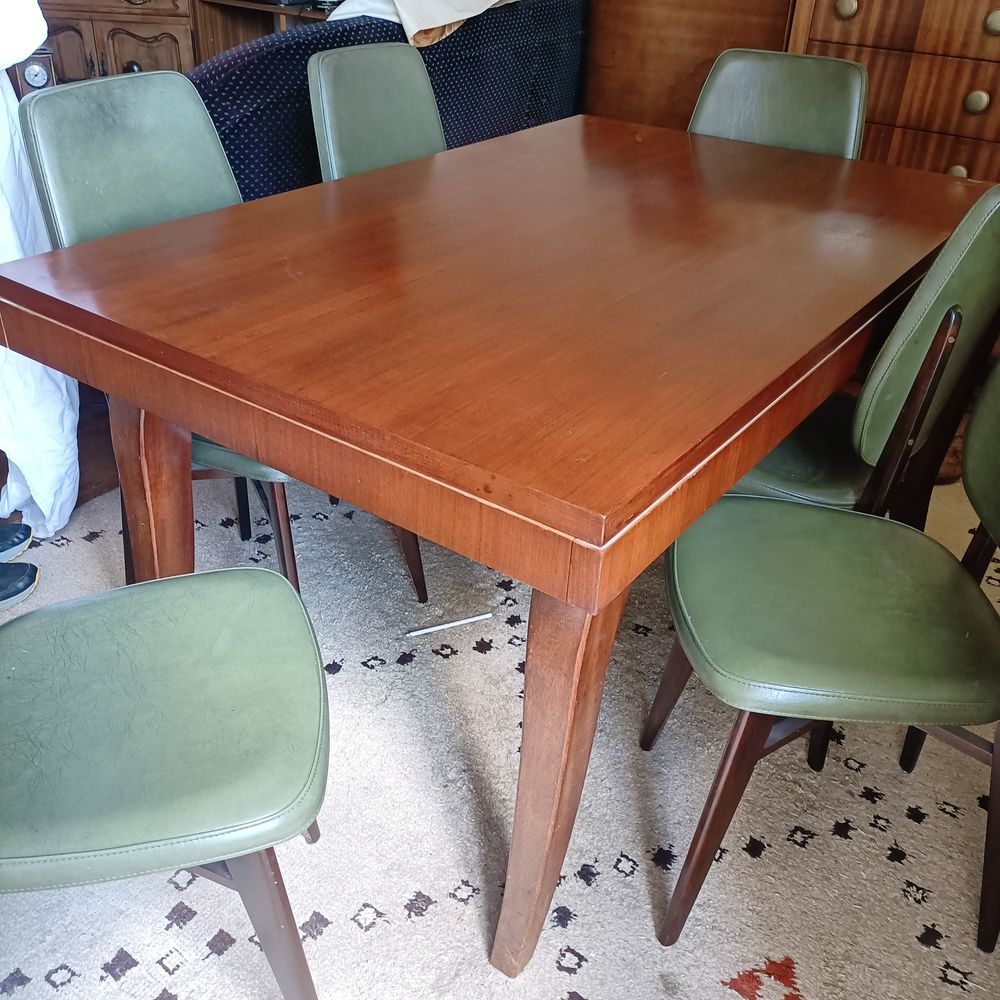 Table salle � manger 
59 Caluire-et-Cuire (69)