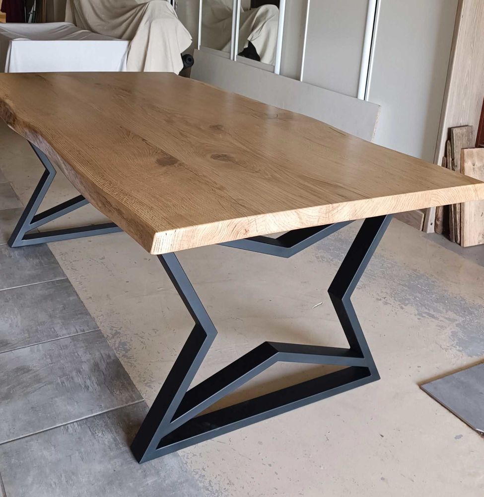 Table de salle �  manger industrielle. 1000 Coulounieix-Chamiers (24)