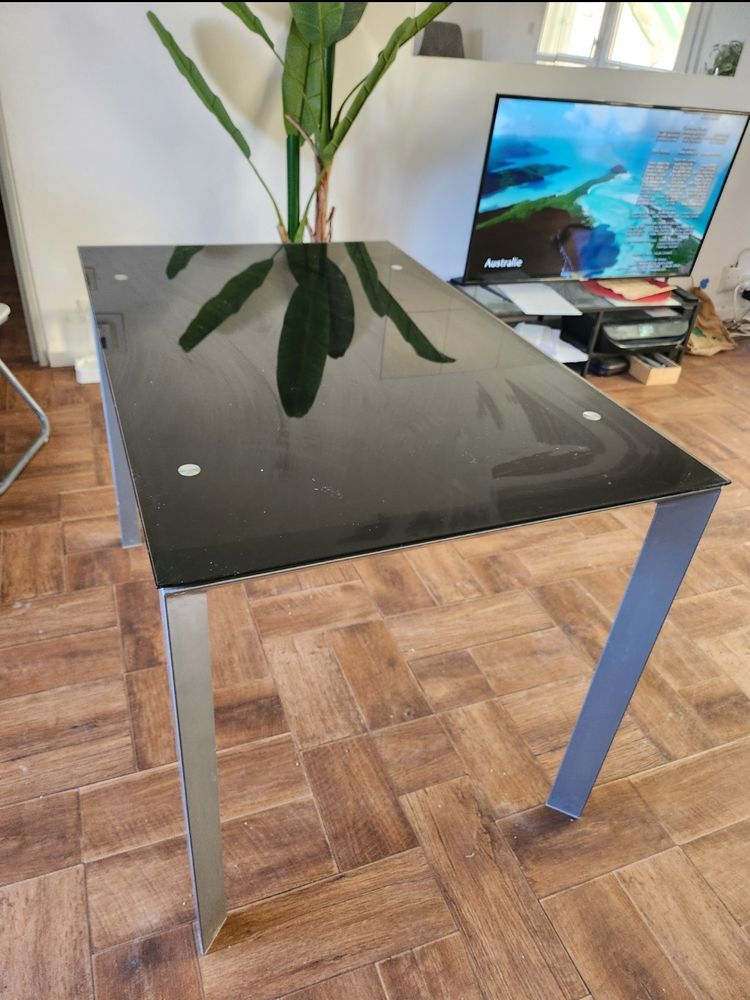 Table salle � manger en verre 40 euros 40 Avignon (84)