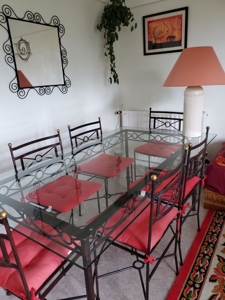 Table de salle � manger avec 6 chaises 0 Pau (64)