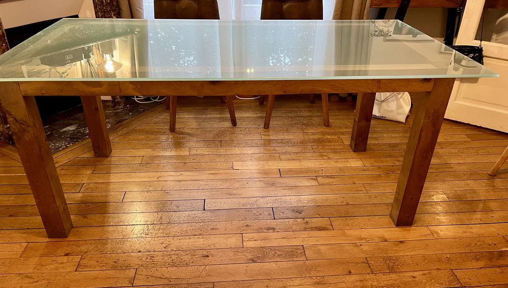 Table salle � manger tr�s bon �tat verre et ch�ne 270 Bezons (95)