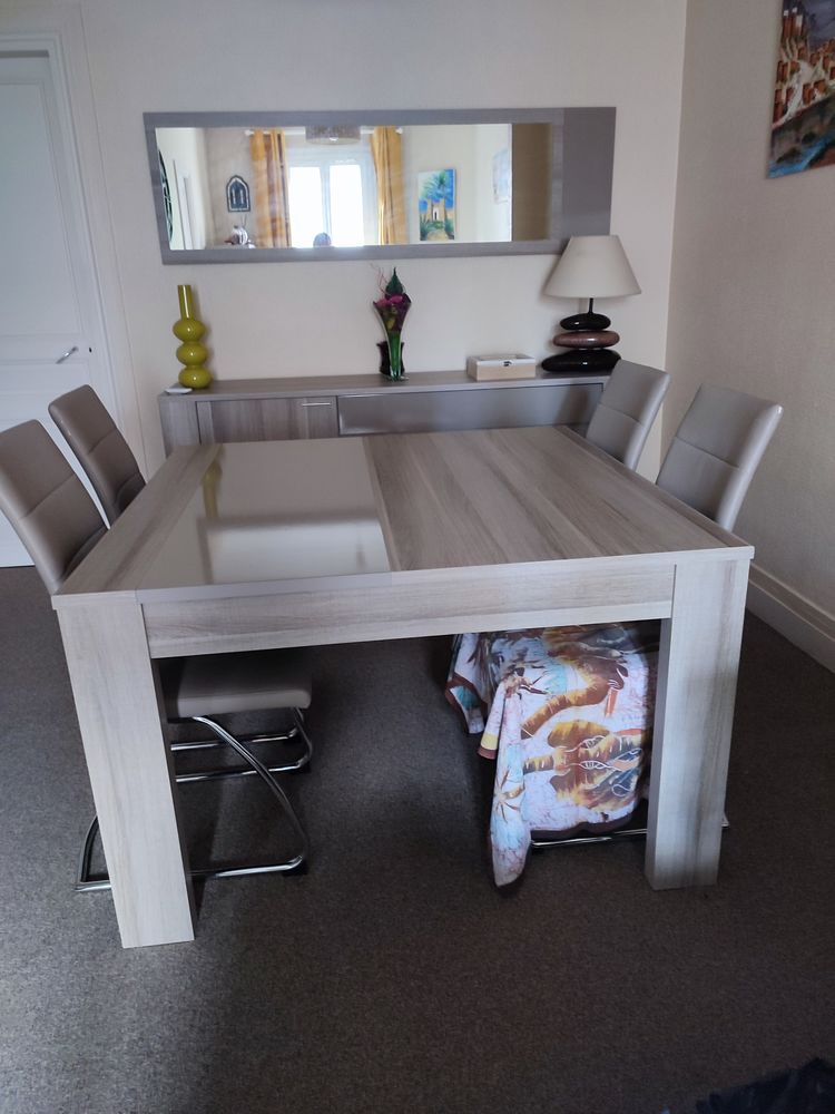 Table salle � manger 120 Vincennes (94)