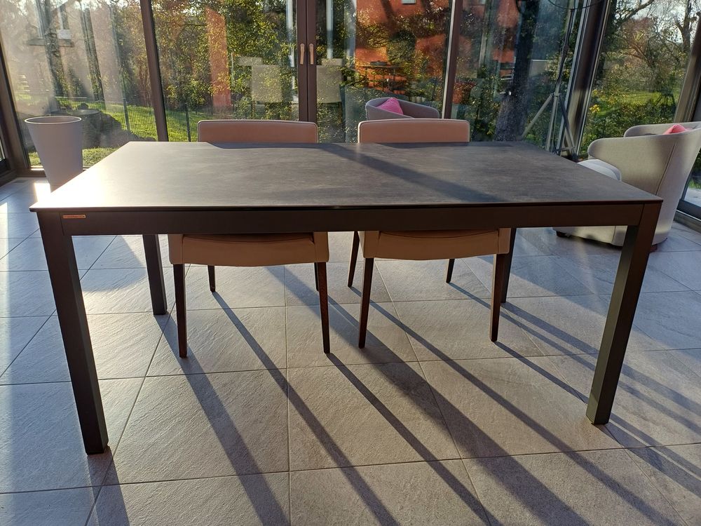 Table de salle � manger en c�ramique en tr�s bon �tat 250 Lons-le-Saunier (39)