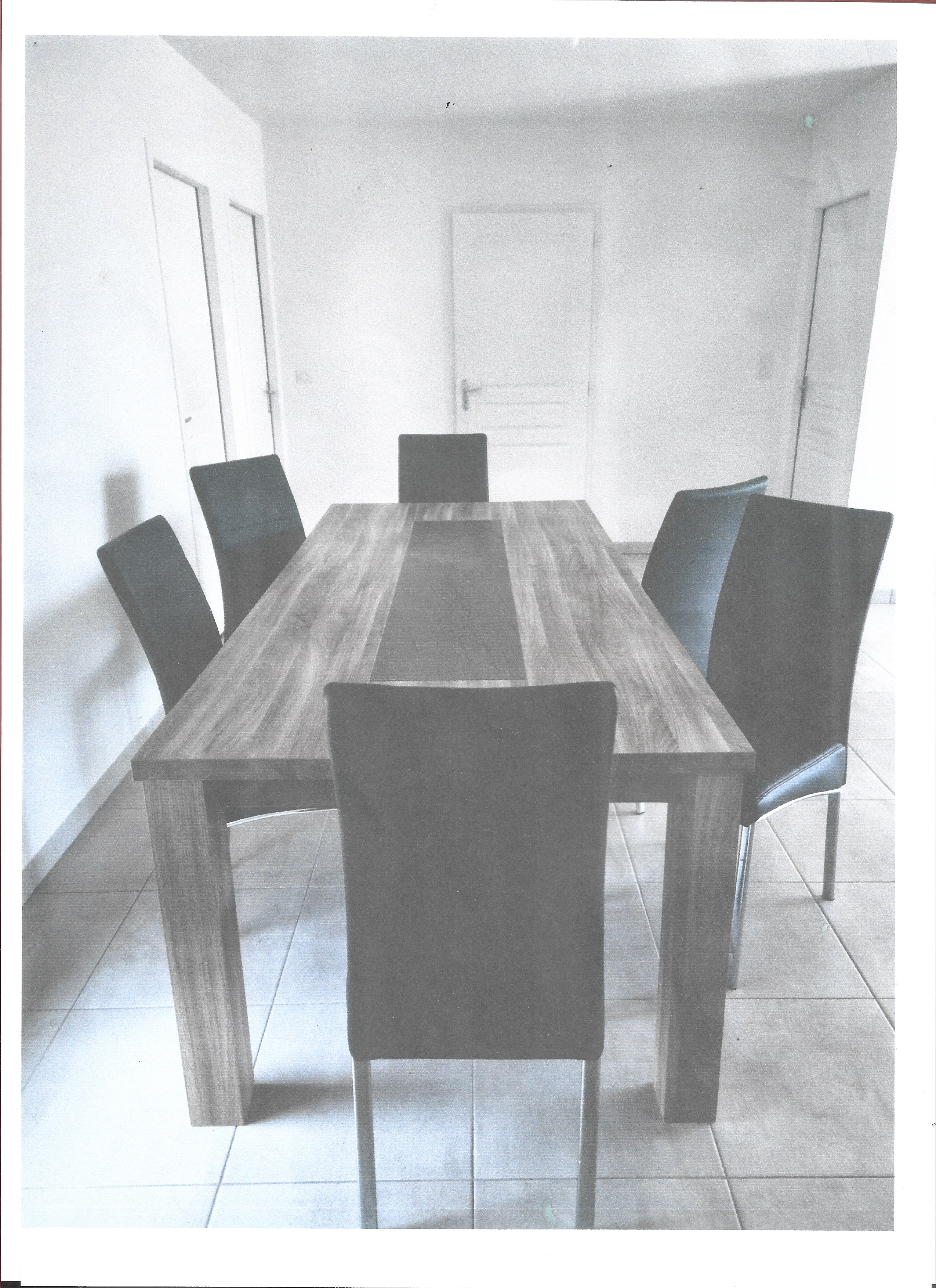 TABLE SALLE A MANGER+ 6 CHAISES 300 Montrichard (41)