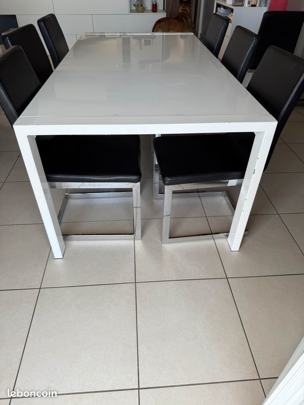 Table de salle a manger 0 Moissac (82)