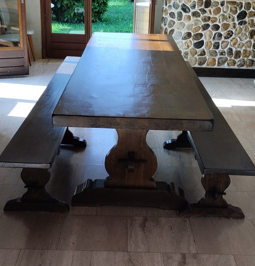 Table de Salle � Manger  Monast�re  en Bois Massif Fonc� 1000 Vignes (64)