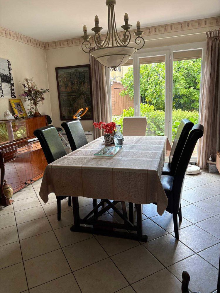 Table de salle �  manger avec 4 chaises 500 Villepinte (93)