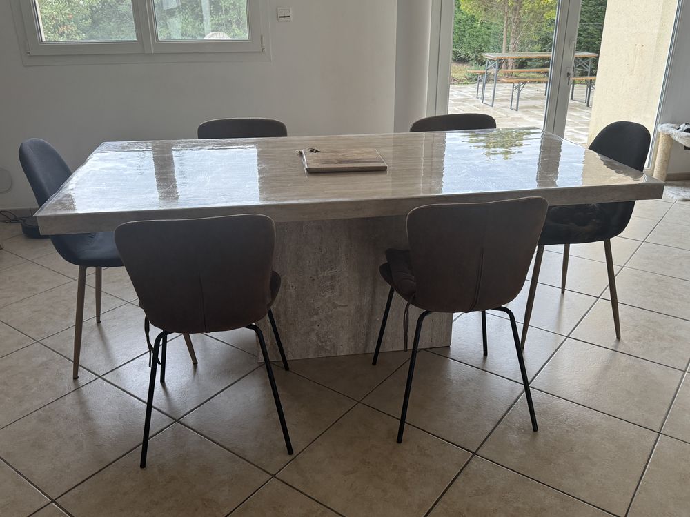 Table de salle � manger travertin 1000 Heillecourt (54)