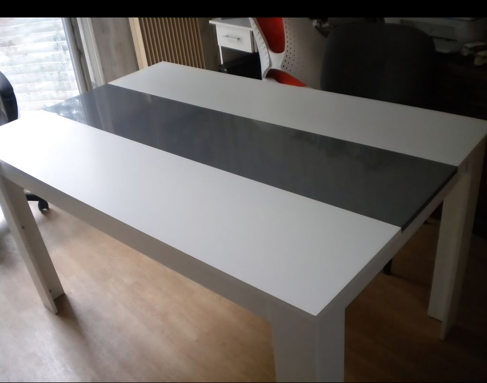 Table de salle � manger 50 Besan�on (25)