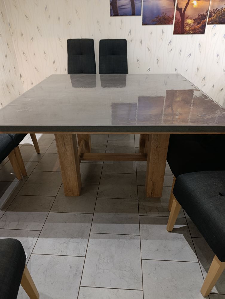 Table salle a manger avec chaises 550 Soug�res-en-Puisaye (89)