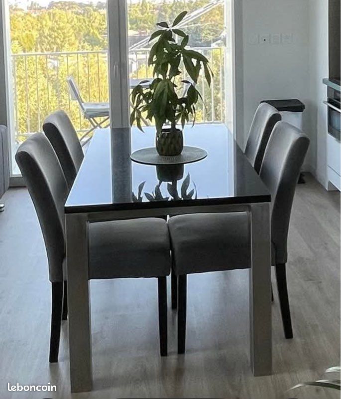 TABLE SALLE A MANGER DESIGN 299 La Chapelle-d'Armenti�res (59)