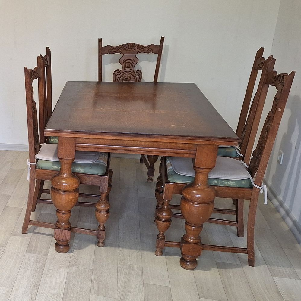 Table de salle � manger , avec 5 chaises 20 Sochaux (25)