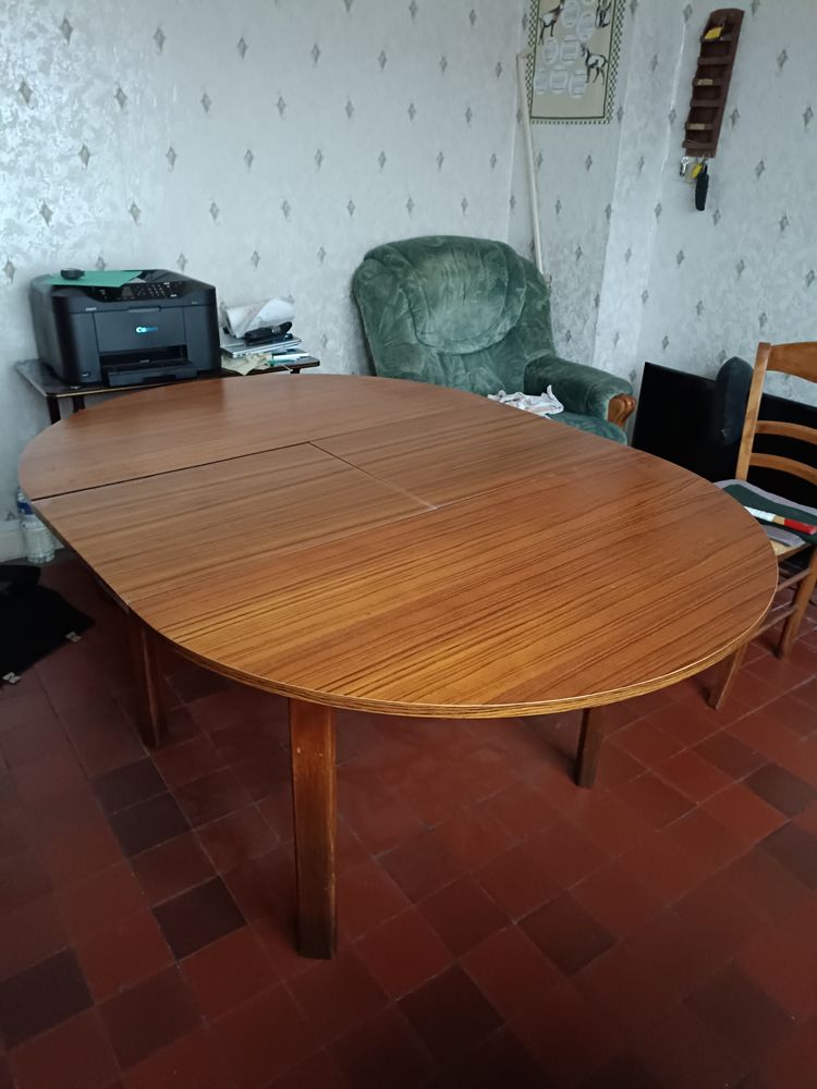 Table de salle � manger 130 Villers-Saint-Paul (60)