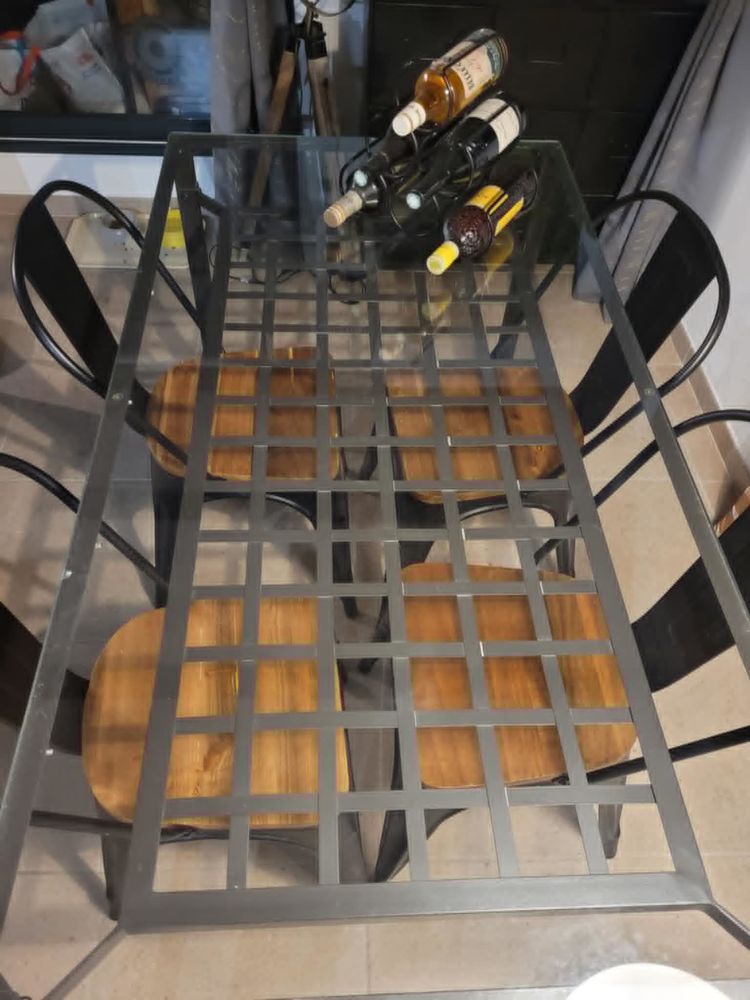 Table salle � manger 75 Le Grau-du-Roi (30)