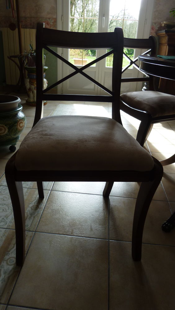 Table salle � manger style anglais + 6 chaises 450 La Chapelle-Launay (44)