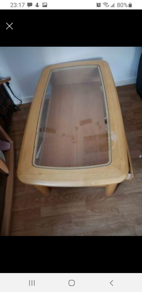 Table de salon avec vitre et 2 tiroirs 40 Villedieu-les-Po�les (50)