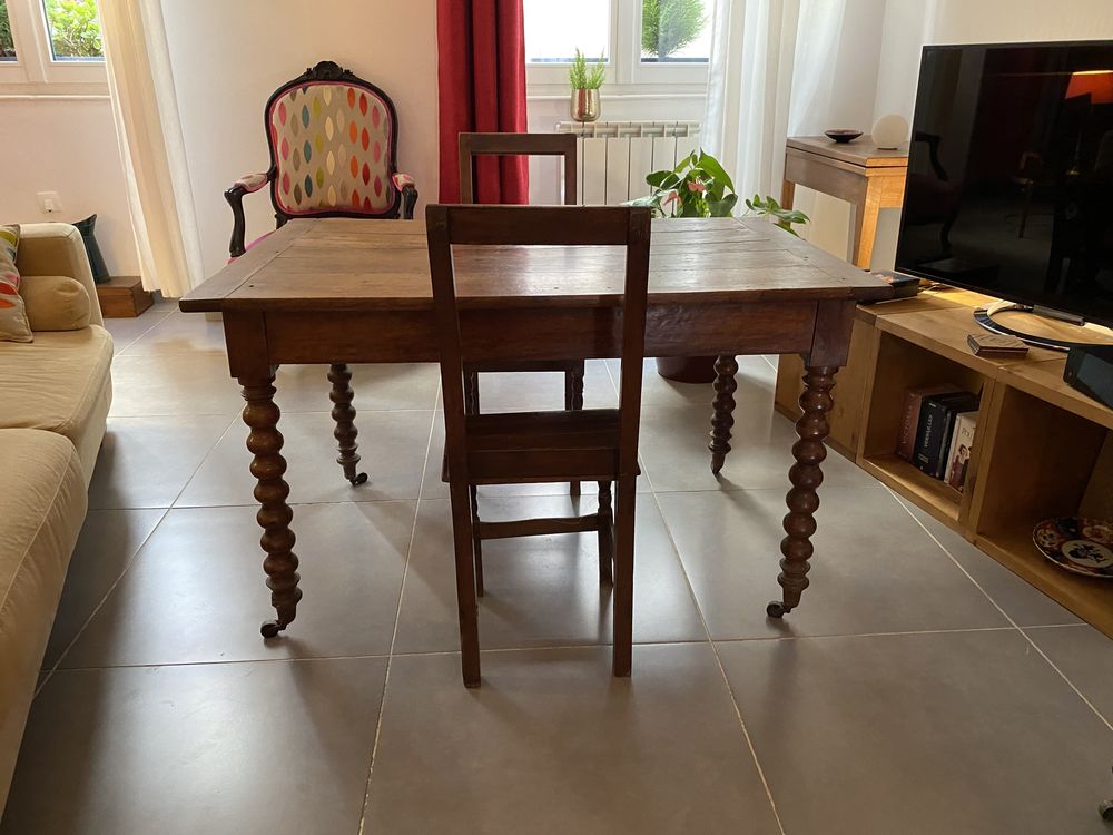 Table de salon ou de bureau antiquaire et chaises 0 N�mes (30)
