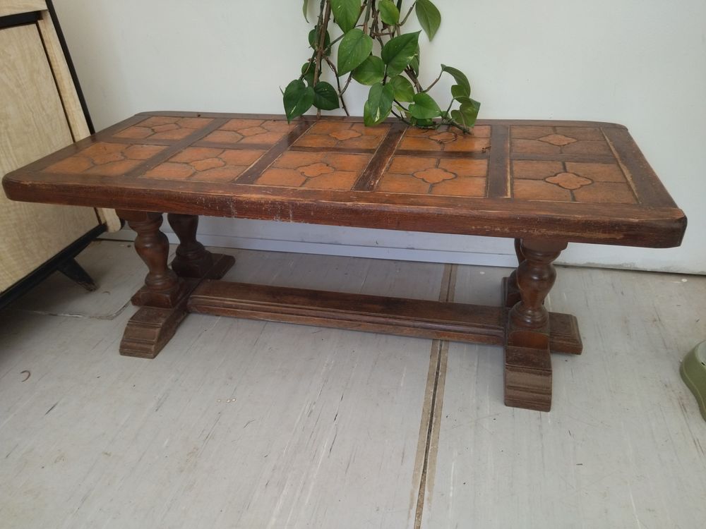 Table de salon en Ch�ne A restaurer 50 Walincourt-Selvigny (59)