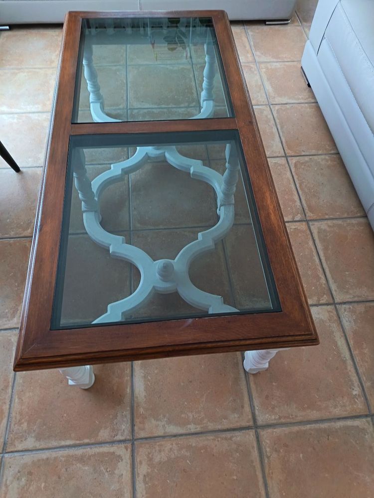 TABLE DE SALON EN CHENE MASSIF 
60 Vaux-sur-Mer (17)