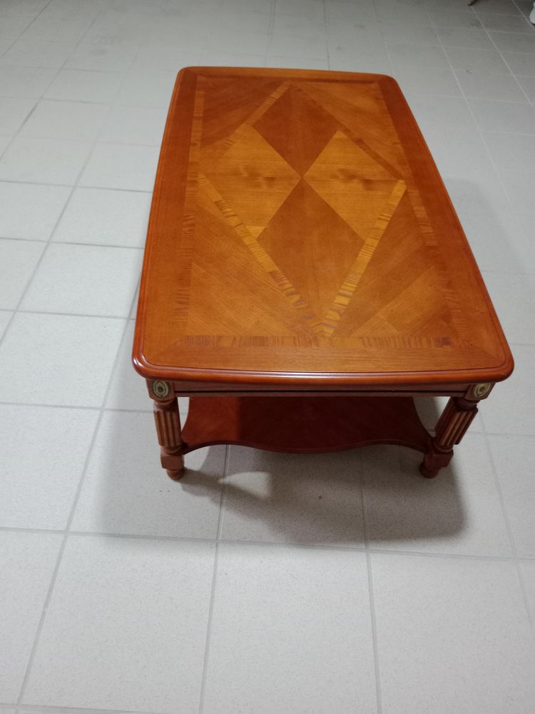 Table salon  ( effet marqueterie) 50 Saint-Gilles-Croix-de-Vie (85)