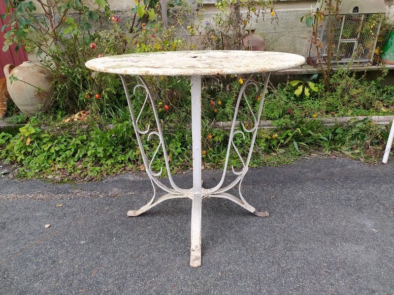 Table Salon de Jardin Fer Pied Rivet�s 1930/40
180 Loches (37)