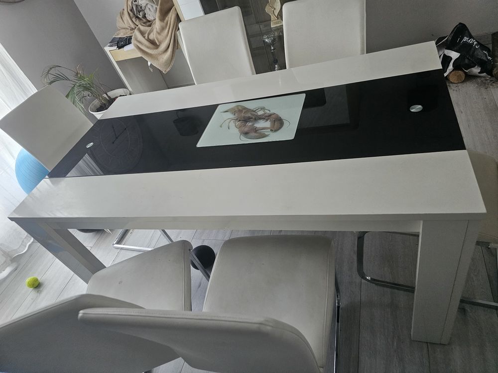 table de salon en laqu� blanc et  noir 50 Guilers (29)