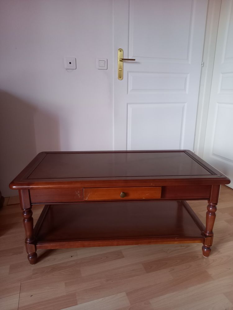 TABLE DE SALON MERISIER 75 Les Ponts-de-C� (49)