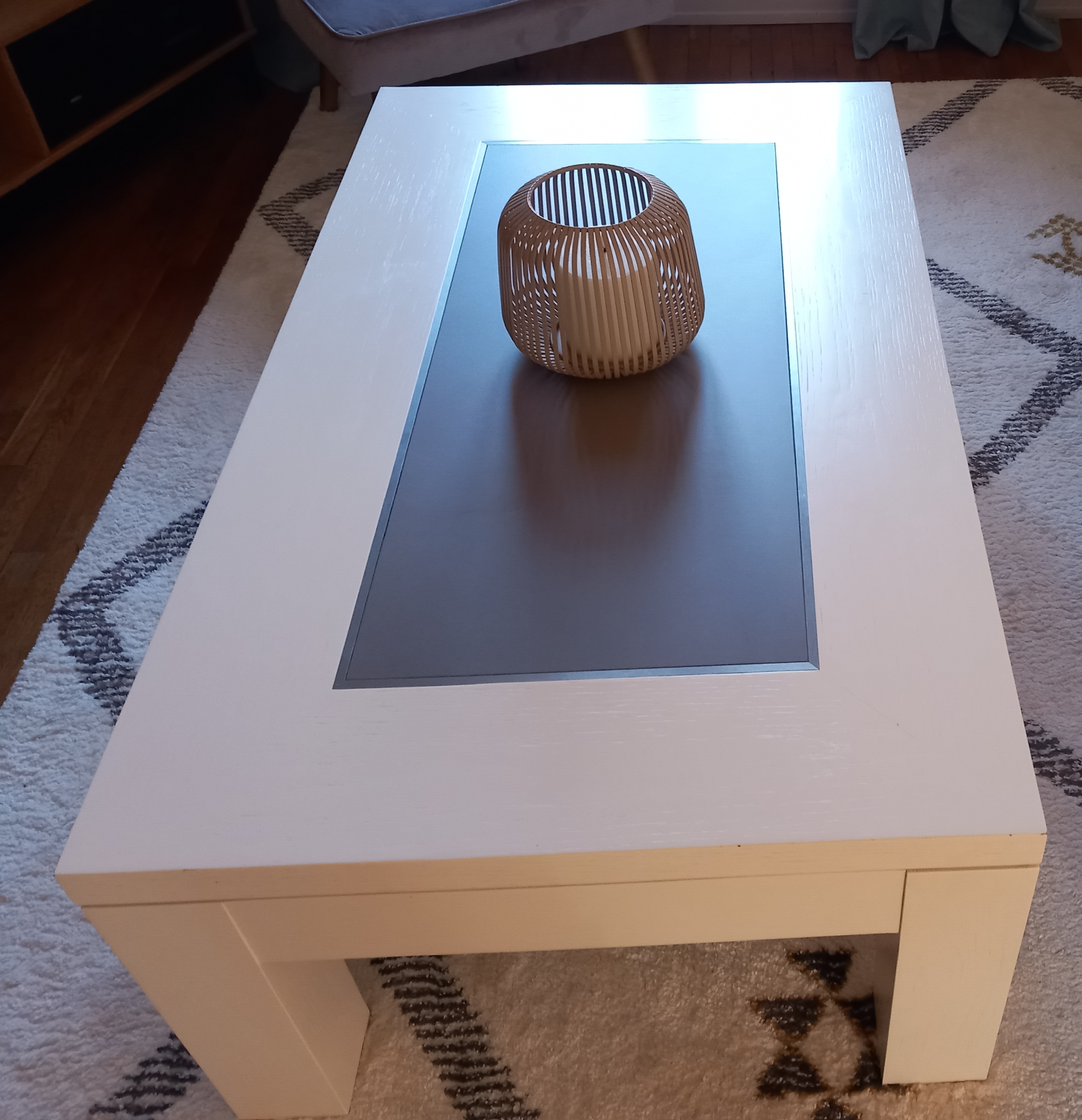 Table de salon Mobilier de France. 65 Nancy (54)