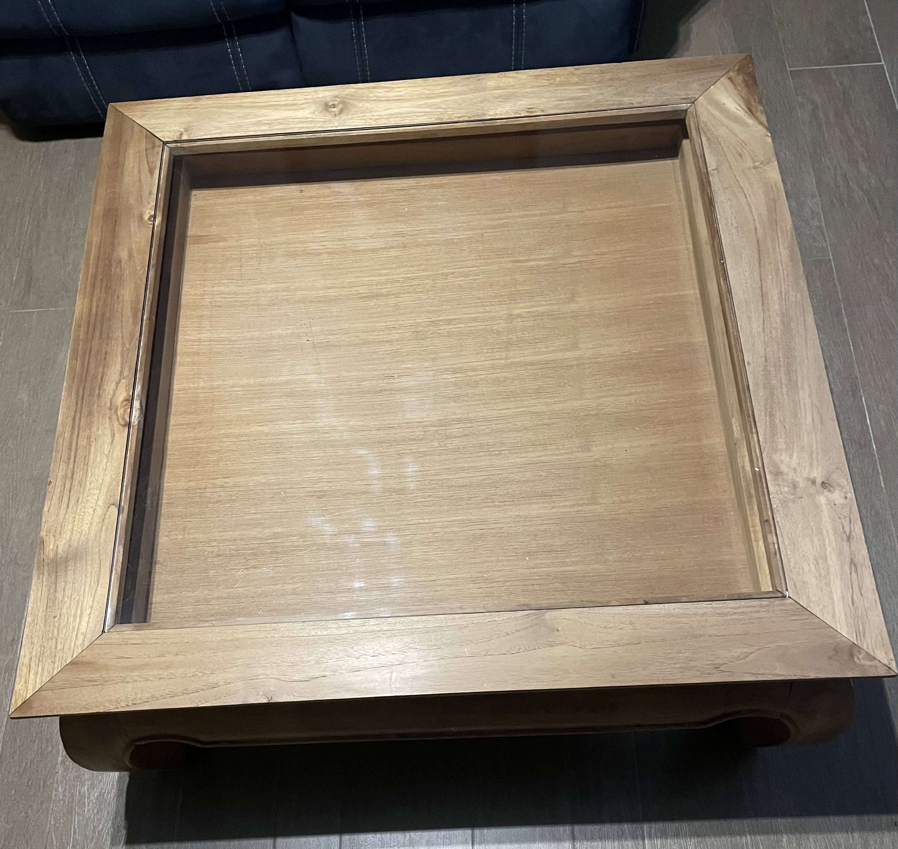 Table de salon vitr�e en teck style opium avec tiroir 1mx1m 125 Hestrud (59)