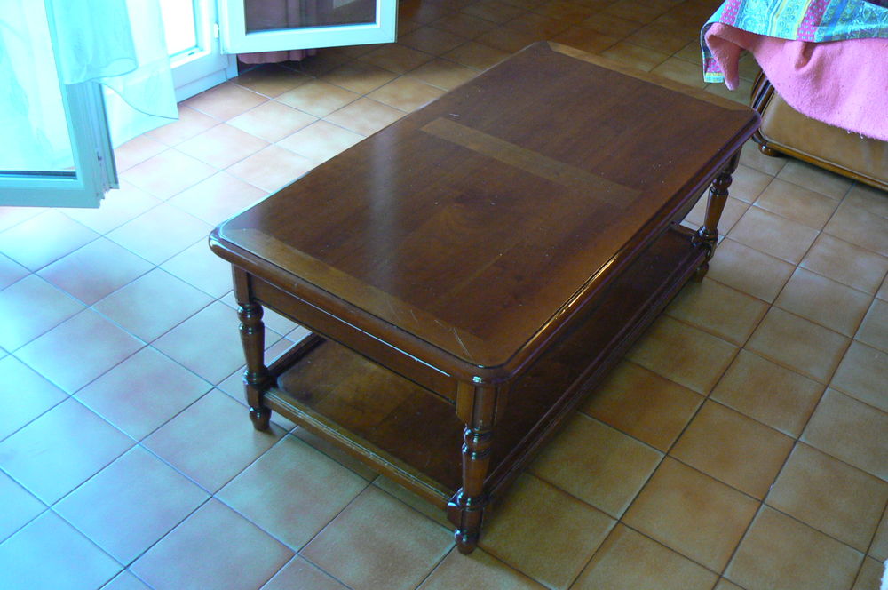 Table de salon 20 Saint-Maurice-l'Exil (38)