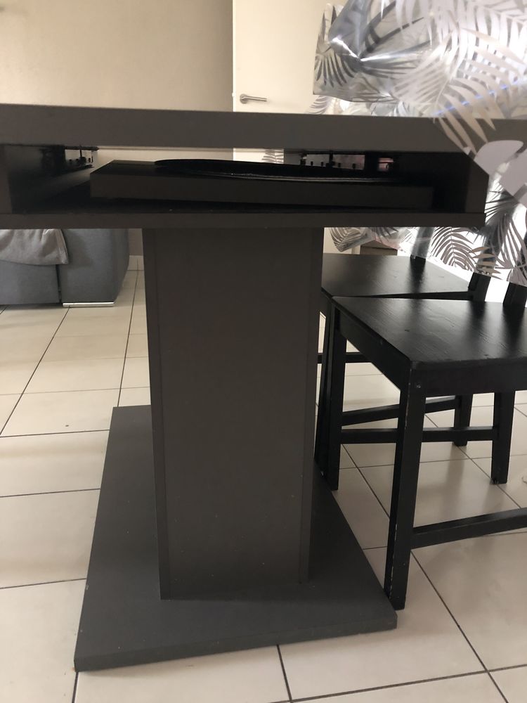 Table de salon 60 Toulon (83)