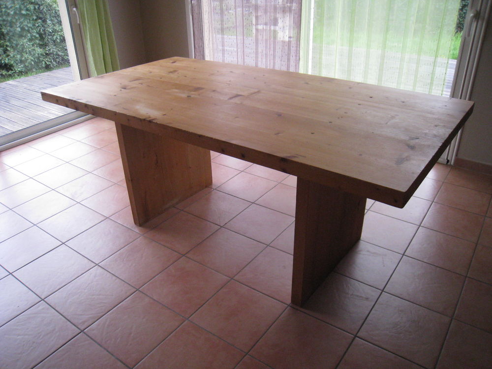 Table pin de Scandinavie massif 6 personnes 220 Vinay (38)