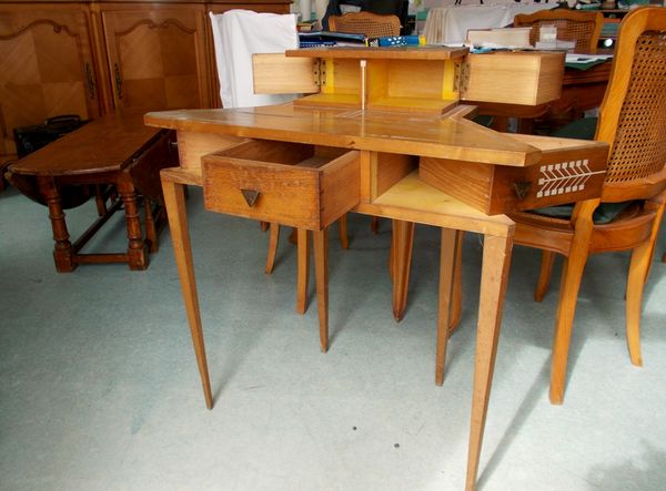 table secrétaire en bois d'angle 5 tiroirs original 450 Monflanquin (47)