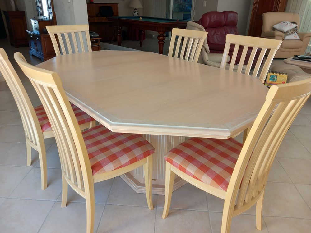 Table de s�jour     6  chaises 360 Vaux-sur-Mer (17)