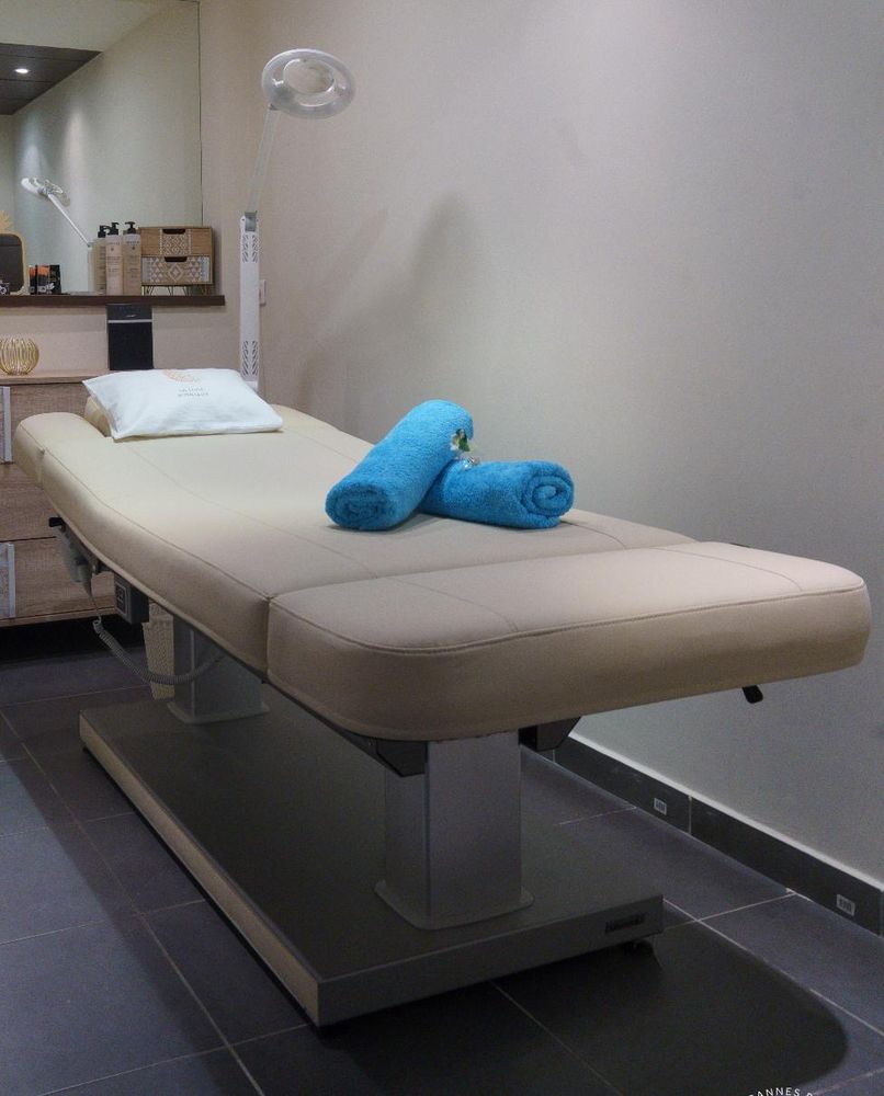 SPA La table MLR Select de GHARIENI (Allemagne) 3200 Cannes (06)