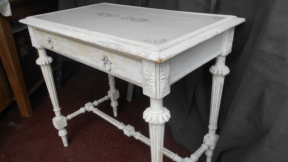 Table style Louis XVI patin�e 'shabby' 150 Le V�sinet (78)