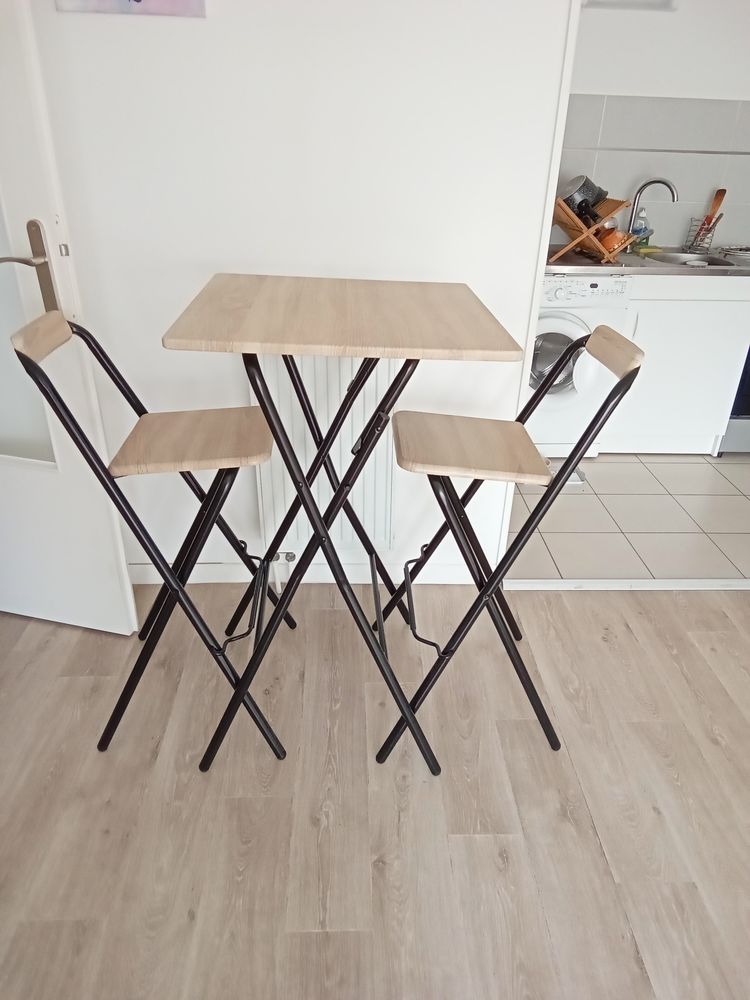 Table et tabourets pliants 50 Sequedin (59)