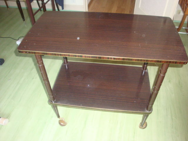  table de tele 10 Villiers-Vineux (89)