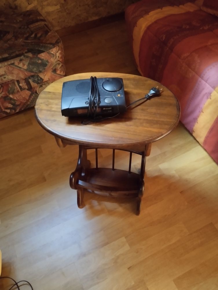 Table t�l�phone porte revue 25 Gu�rigny (58)