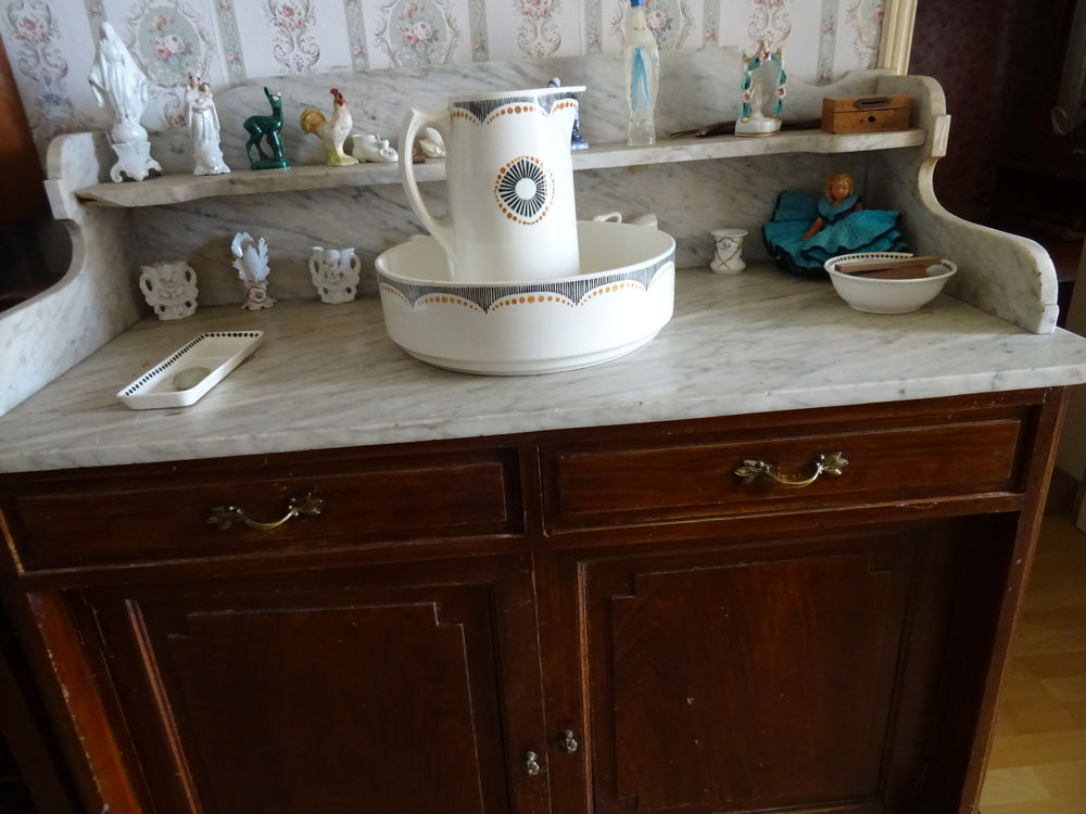 TABLE DE TOILETTE 45 Bourgneuf (17)