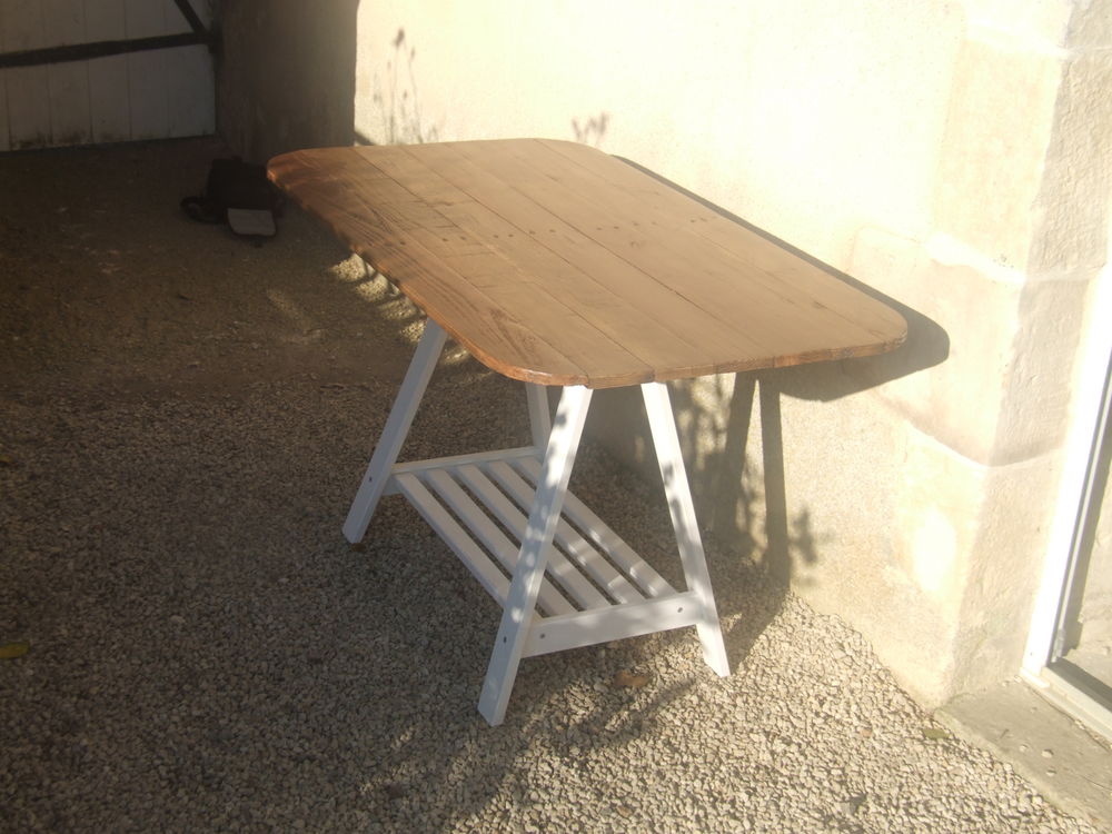 Table unique en bois 40 Pouill� (86)