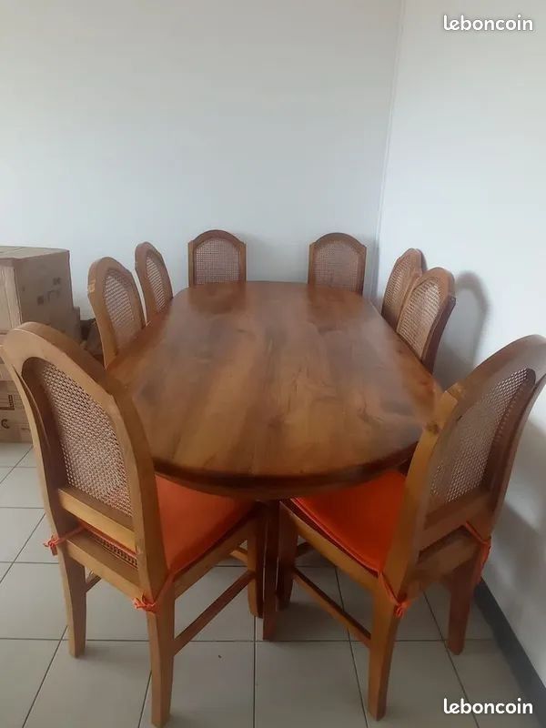 Table en v�ritable bois de tamarin 3700 Saint-Denis (97)