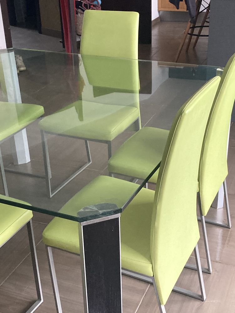 Table en verre 140x140 avec 6 chaises 1 Saint-Amand-les-Eaux (59)